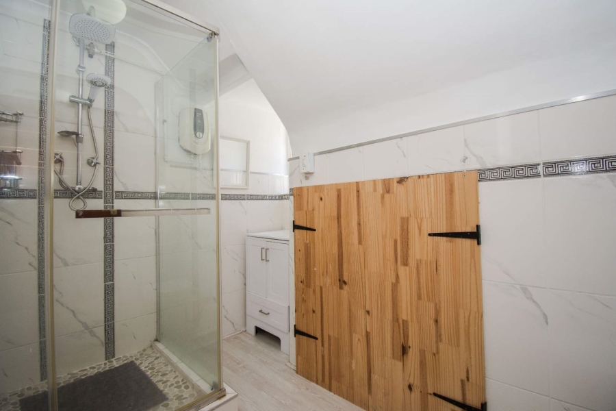 4 Bedroom Property for Sale in Mountainside Western Cape